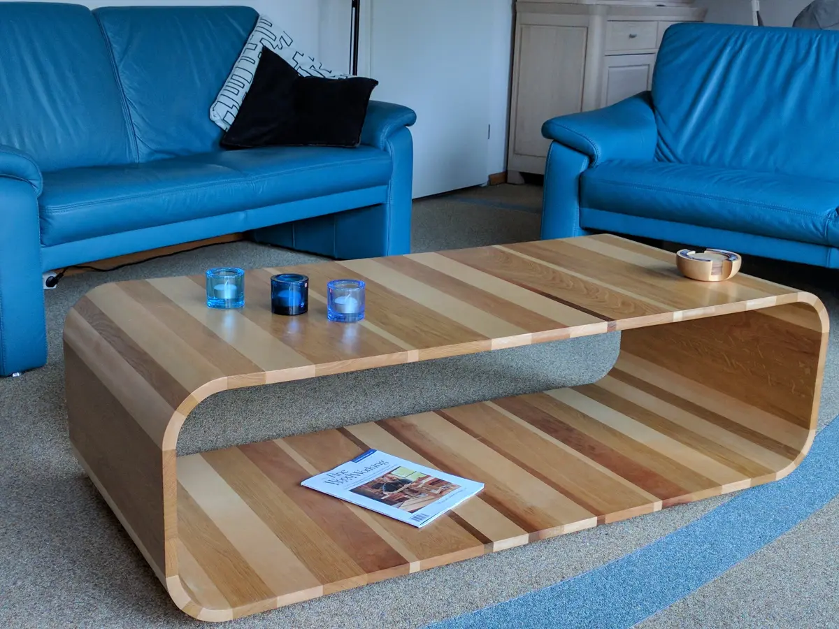 salontafel van eiken, noten en esdoornhout